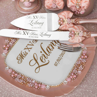 Cake cutting set