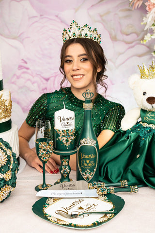 Green quinceanera brindis package with bottle and candle