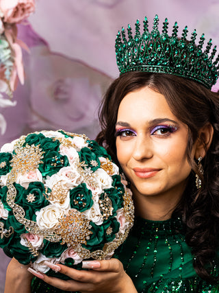 Emerald Green with flowers Kitty for quinceanera | Quince Green La Ultimo Oso Emerald Green with flowers Kitty for quinceanera | Quince Green La Ultimo Oso