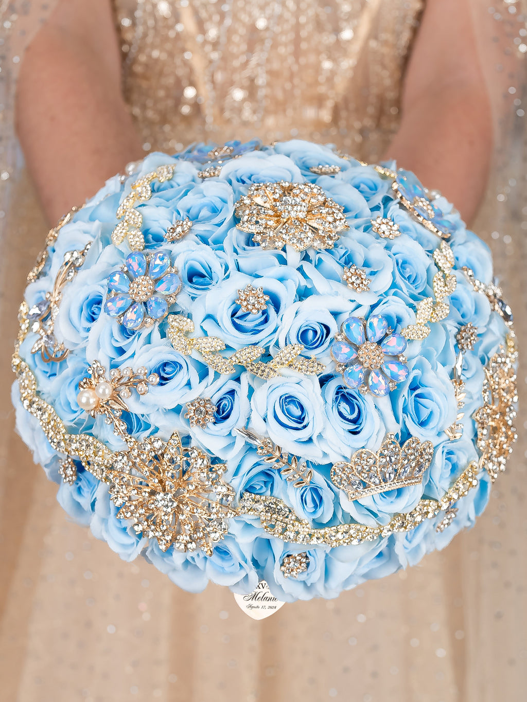 Dusty Blue quinceanera bouquet gold brooches | Baby Blue quince ramo Dusty Blue quinceanera bouquet gold brooches | Baby Blue quince ramo