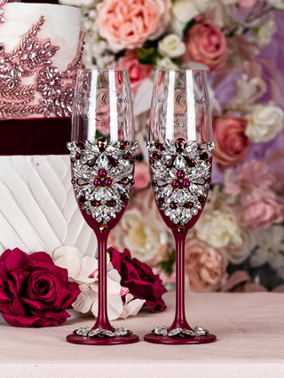 Burgundy silver quinceanera bottle with 2 glasses