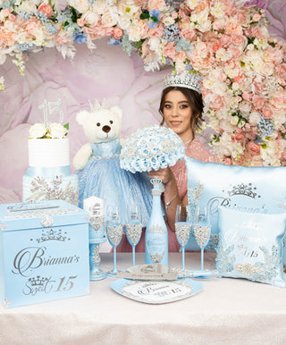 Light blue quinceanera brindis package with candle