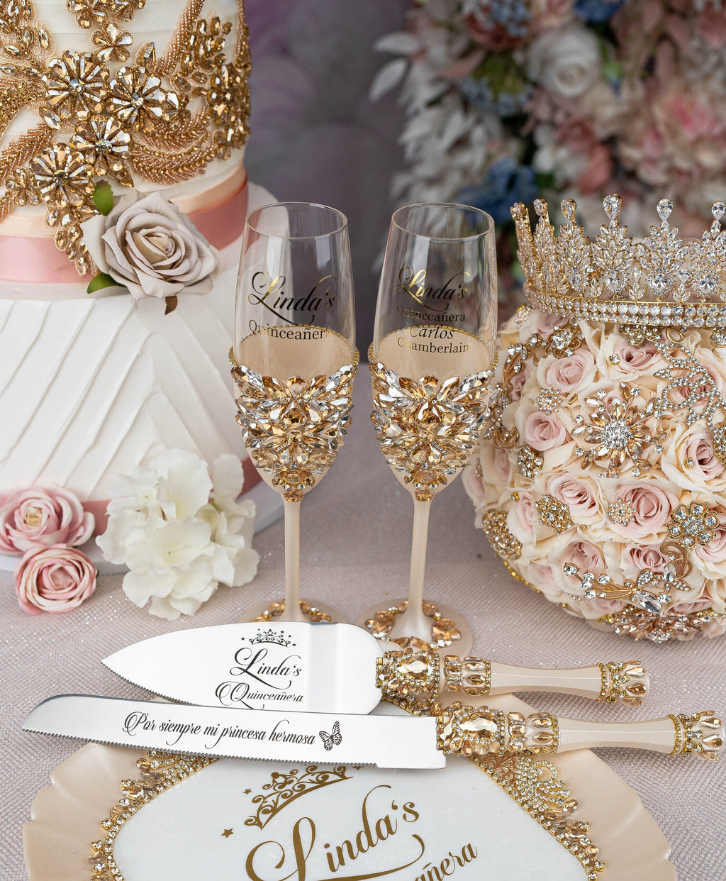 Gold quinceanera cake knife set with 2 glasses / quinceaneradecor